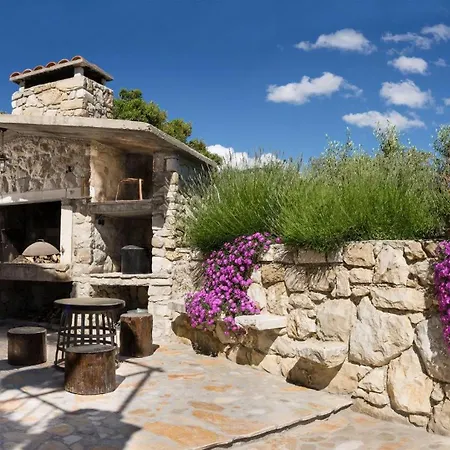Holiday home House In With Large Terrace And Mountain View Kastel Luksic