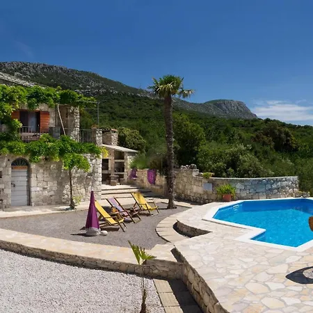 House In With Large Terrace And Mountain View *
