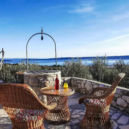 House In With Large Terrace And Mountain View Holiday home *