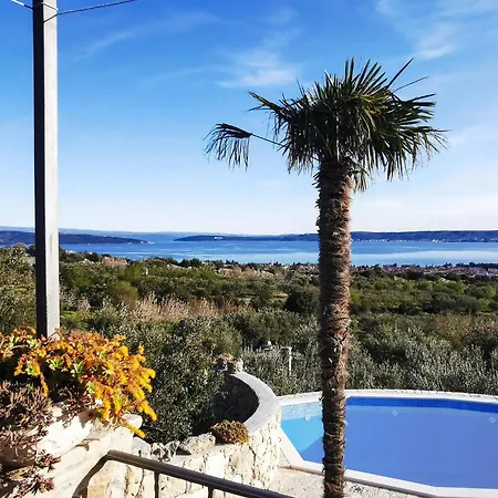 House In With Large Terrace And Mountain View * Kastel Luksic