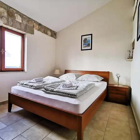 Holiday home House In With Large Terrace And Mountain View