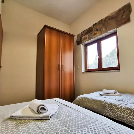 House In With Large Terrace And Mountain View * Kastel Luksic