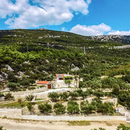 Holiday home House In With Large Terrace And Mountain View