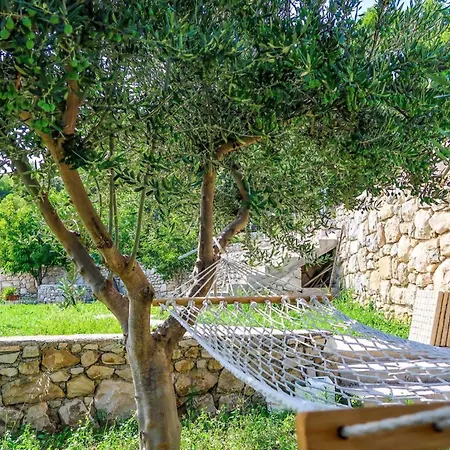 Holiday home House In With Large Terrace And Mountain View Kastel Luksic