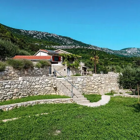 House In With Large Terrace And Mountain View Holiday home